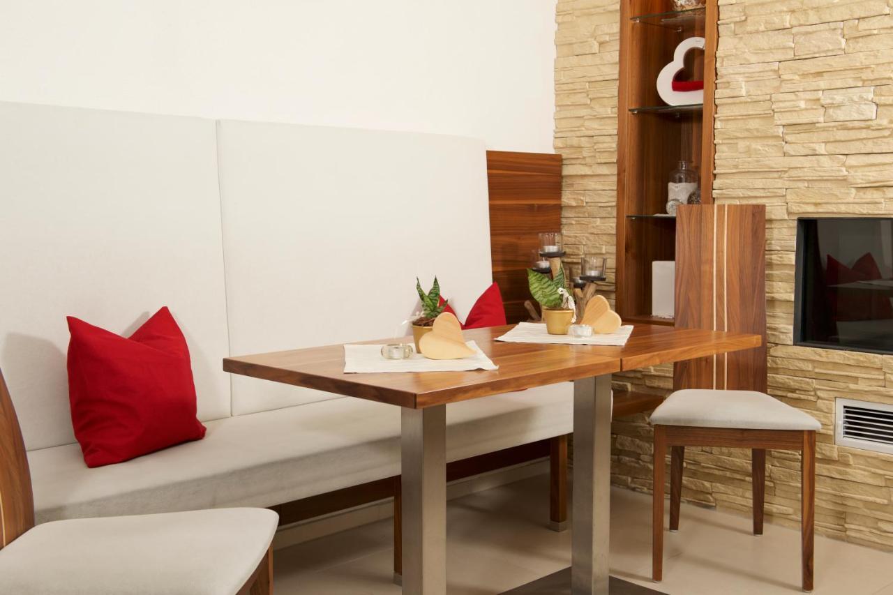 Hotel Romantica יארצנס מראה חיצוני תמונה