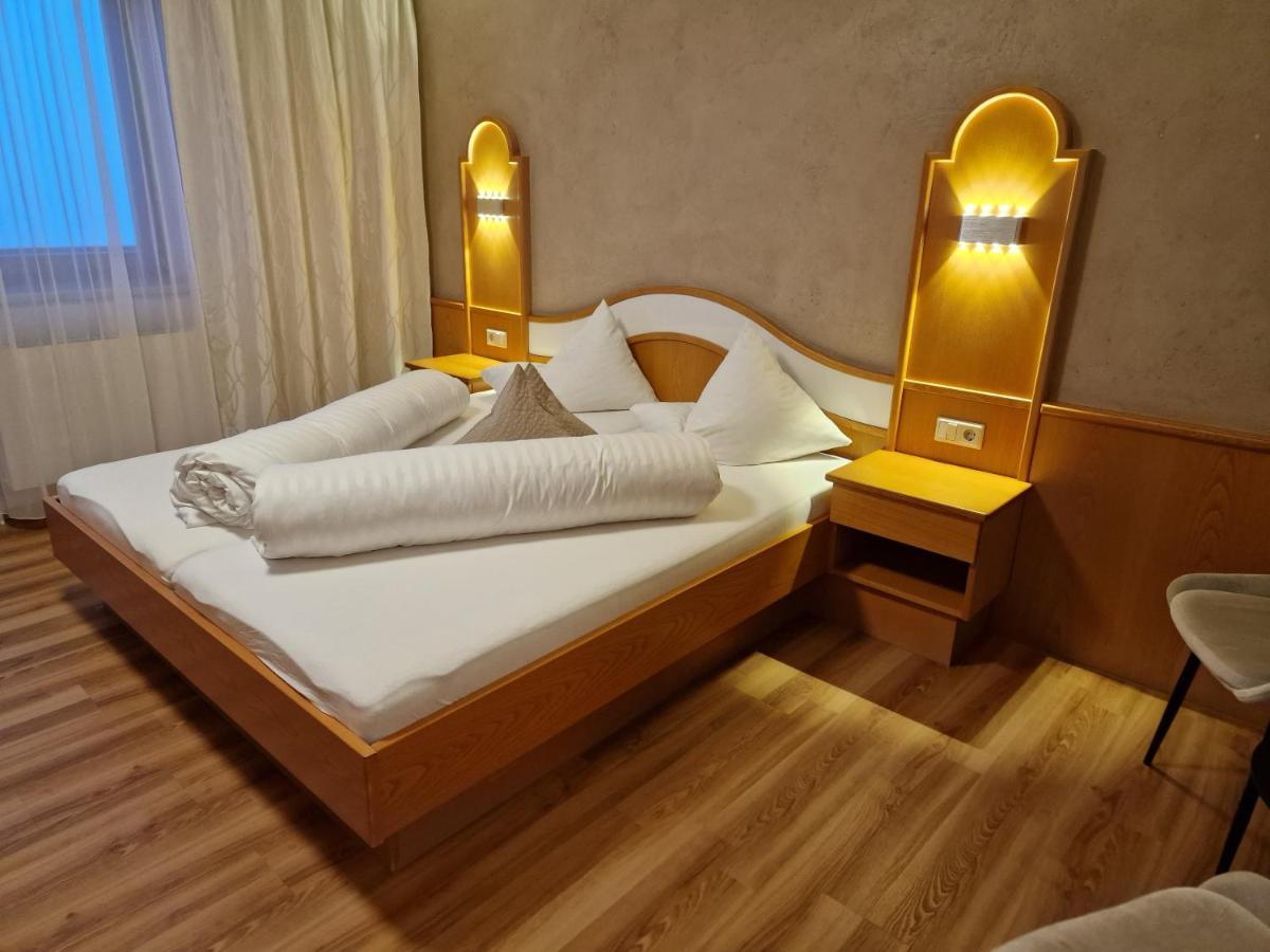 Hotel Romantica יארצנס מראה חיצוני תמונה