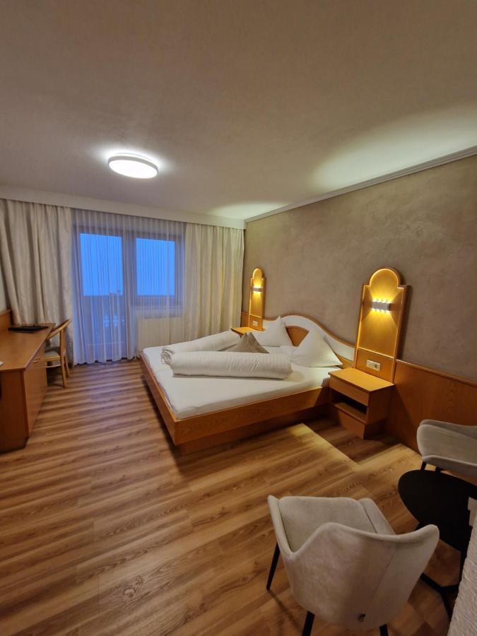 Hotel Romantica יארצנס מראה חיצוני תמונה