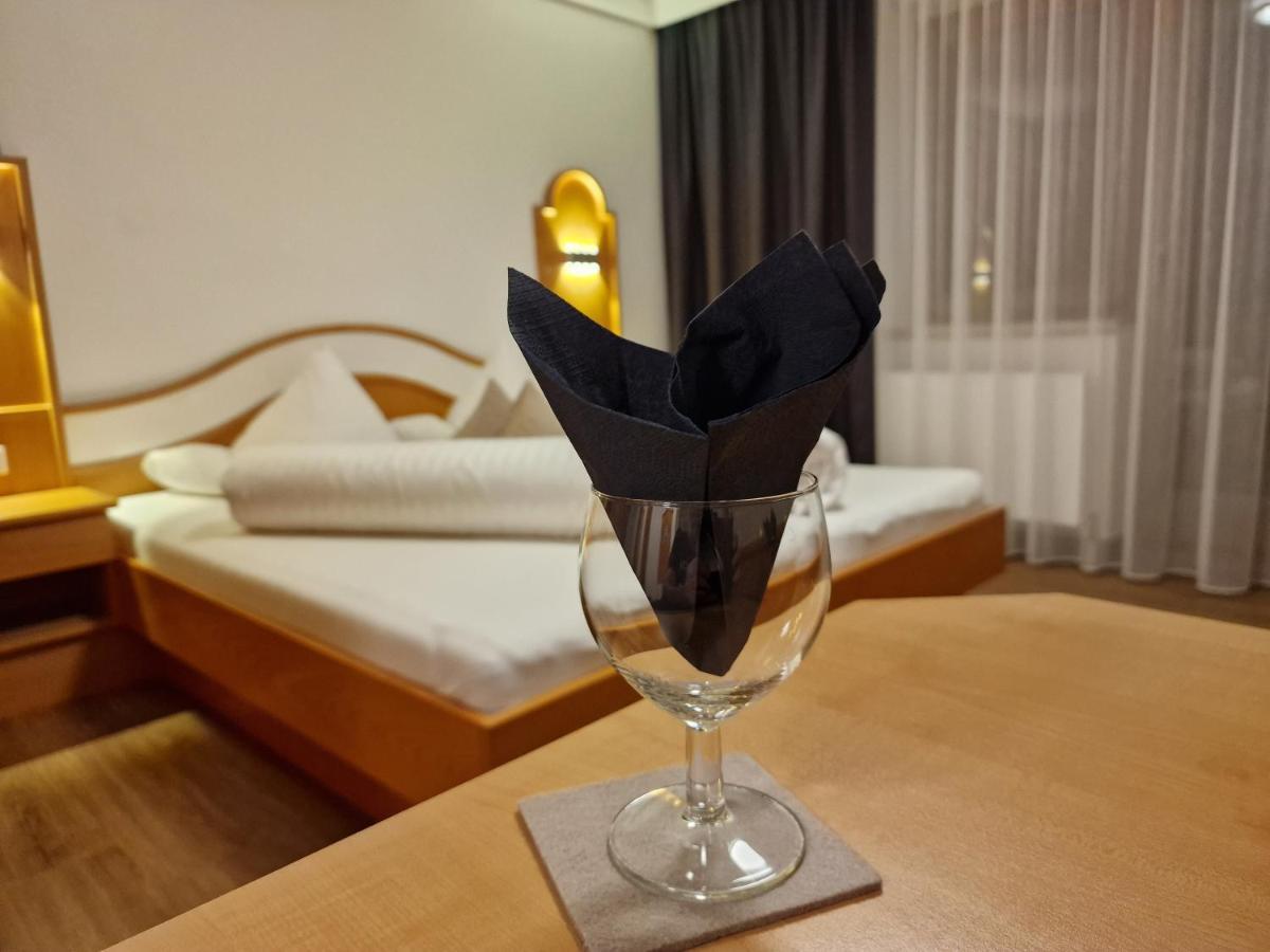 Hotel Romantica יארצנס מראה חיצוני תמונה