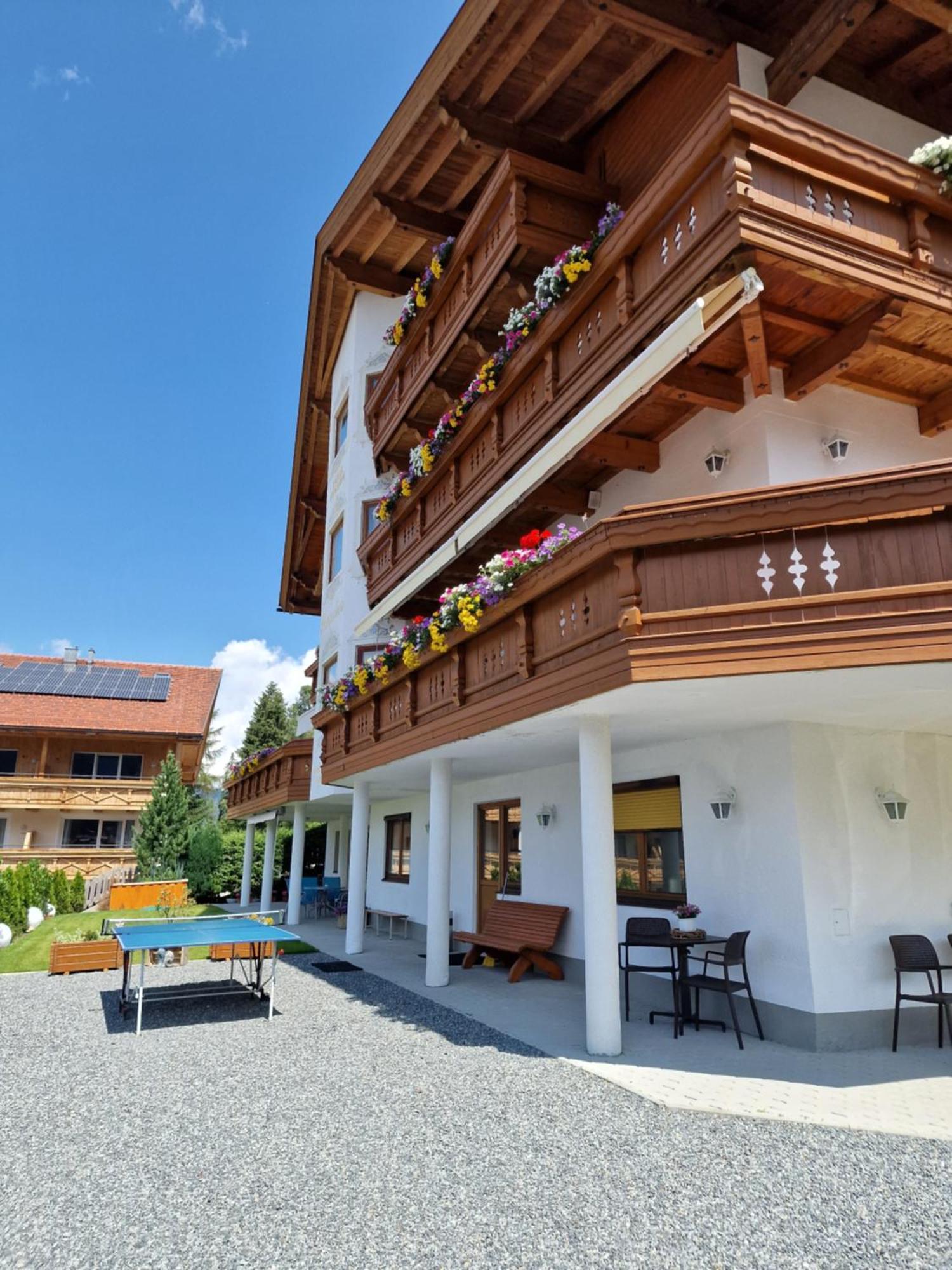 Hotel Romantica יארצנס מראה חיצוני תמונה
