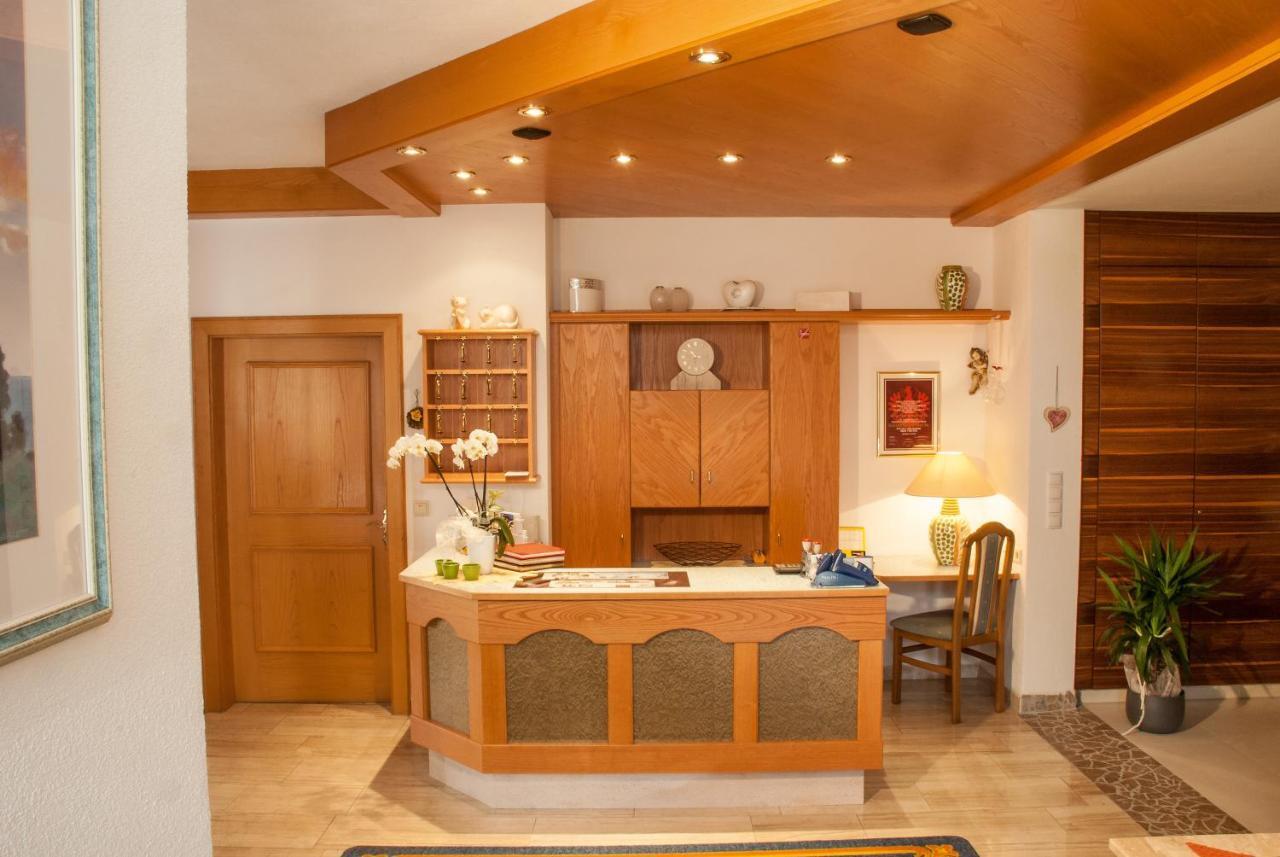 Hotel Romantica יארצנס מראה חיצוני תמונה